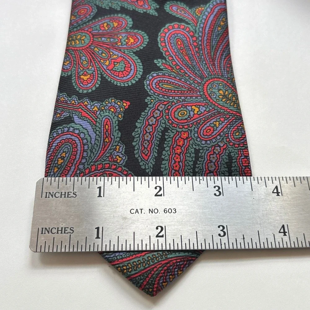 Lands End Paisley Tie Black Red Green Silk USA VTG Classic Preppy Old Money